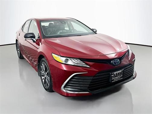 2021 Toyota Camry Hybrid XLE
