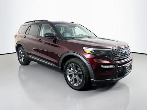 Burgundy Velvet Tinted Clearcoat 2022 Ford Explorer XLT