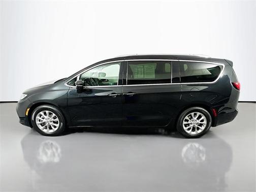 2021 Chrysler Pacifica Touring-L