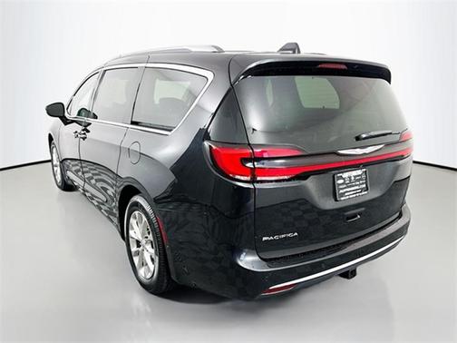 2021 Chrysler Pacifica Touring-L