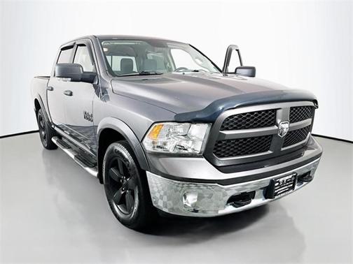 2016 RAM 1500 SLT