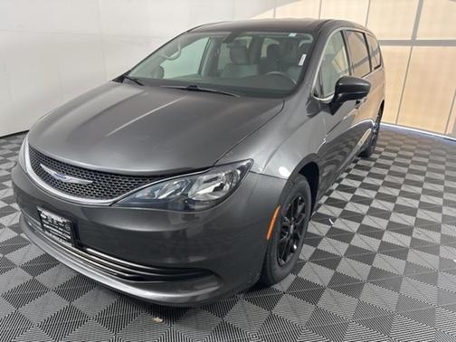 2020 Chrysler Voyager LX