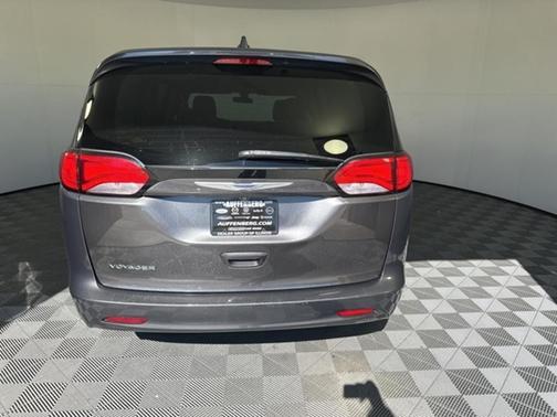2020 Chrysler Voyager LX