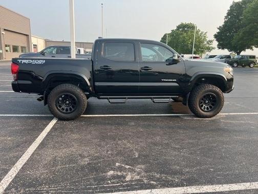 2017 Toyota Tacoma TRD Sport