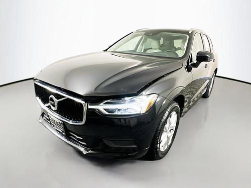 Onyx Black Metallic 2020 Volvo XC60 T5 Momentum