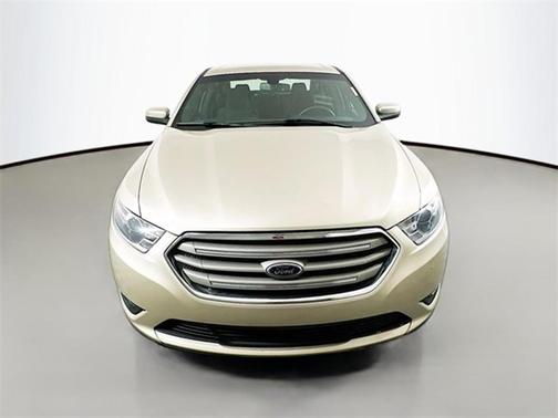 2018 Ford Taurus SEL