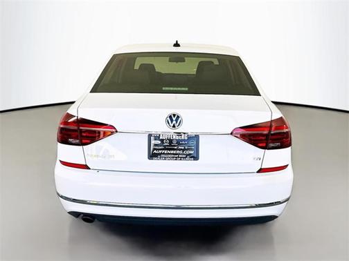 2017 Volkswagen Passat 1.8T SE
