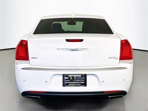 2017 Chrysler 300C Platinum