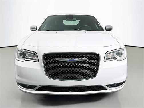 2017 Chrysler 300C Platinum