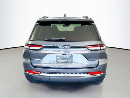 Metallic 2022 Jeep Grand Cherokee 4xe Base