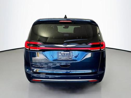 Fathom Blue Pearlcoat 2023 Chrysler Pacifica Touring-L