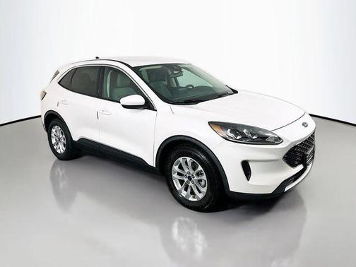 White Metallic 2020 Ford Escape SE