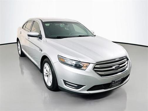 2017 Ford Taurus SEL
