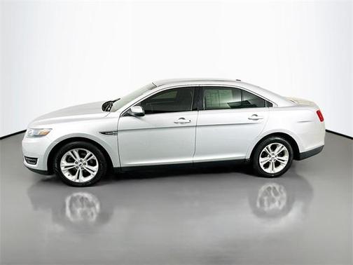 2017 Ford Taurus SEL