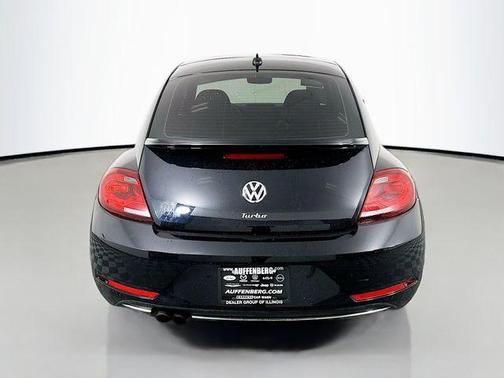 2018 Volkswagen Beetle 2.0T SE