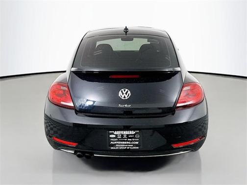 2018 Volkswagen Beetle 2.0T SE