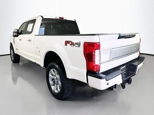 White Platinum Tri-Coat Metallic 2019 Ford F-250 Platinum