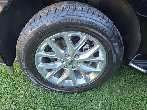 Black Metallic 2021 Ford Expedition XLT