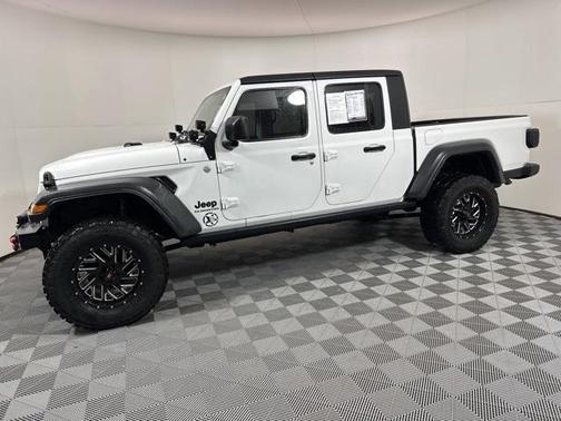 2020 Jeep Gladiator Sport