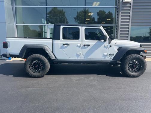 2020 Jeep Gladiator Sport