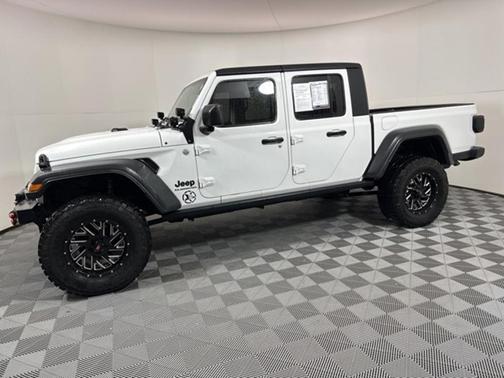 2020 Jeep Gladiator Sport