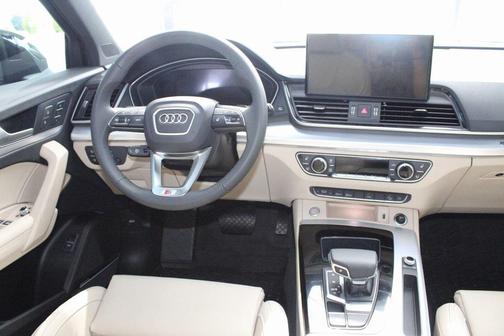 2024 Audi Q5 45 S line Premium Plus