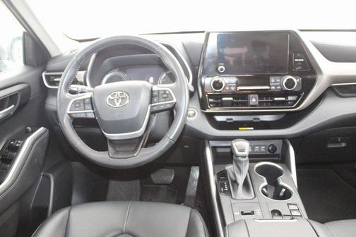 2023 Toyota Highlander Hybrid XLE