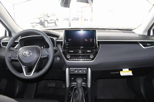 2025 Toyota Corolla Cross XLE