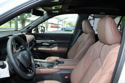 2025 Toyota Grand Highlander Hybrid MAX Platinum