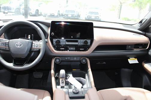 2025 Toyota Grand Highlander Hybrid MAX Platinum