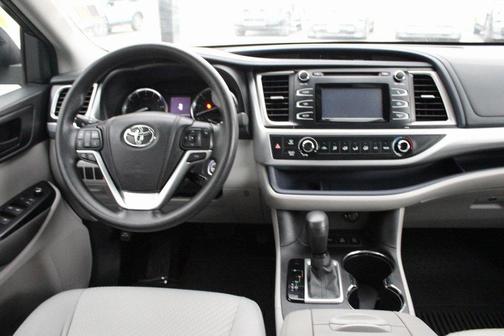 2014 Toyota Highlander LE