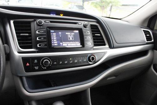 2014 Toyota Highlander LE