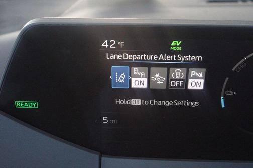 2026 Toyota Prius Plug-In Hybrid SE