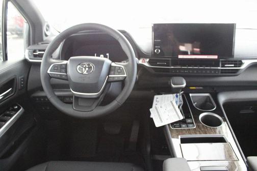 2025 Toyota Sienna Limited