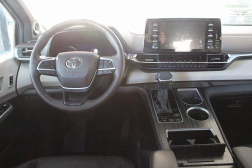 2021 Toyota Sienna Platinum 7 Passenger