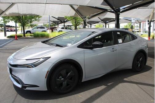 2025 Toyota Prius L
