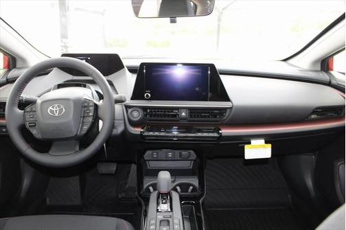 2025 Toyota Prius L
