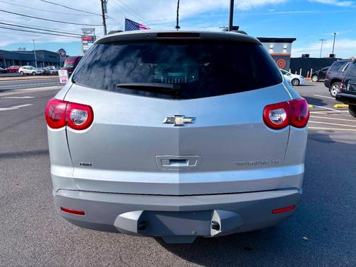 2011 Chevrolet Traverse LS