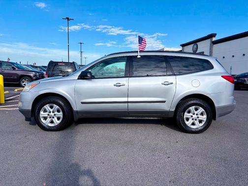 2011 Chevrolet Traverse LS
