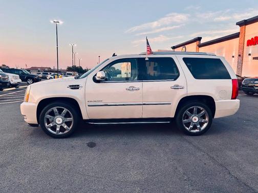 2012 Cadillac Escalade Luxury