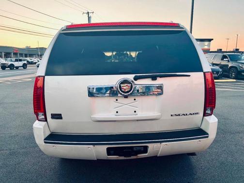 2012 Cadillac Escalade Luxury