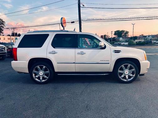 2012 Cadillac Escalade Luxury