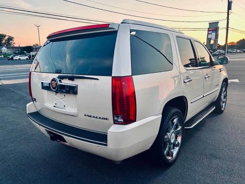 2012 Cadillac Escalade Luxury