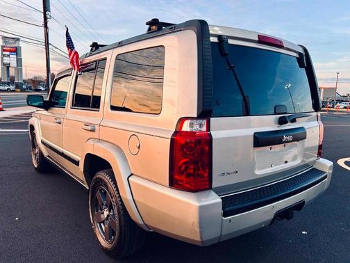 2007 Jeep Commander Sport