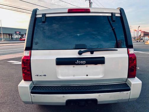 2007 Jeep Commander Sport