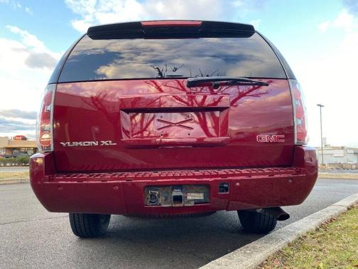 2008 GMC Yukon XL 1500 Denali