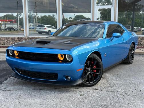 B5 Blue Pearlcoat 2019 Dodge Challenger R/T Scat Pack
