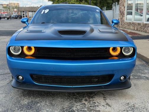 B5 Blue Pearlcoat 2019 Dodge Challenger R/T Scat Pack