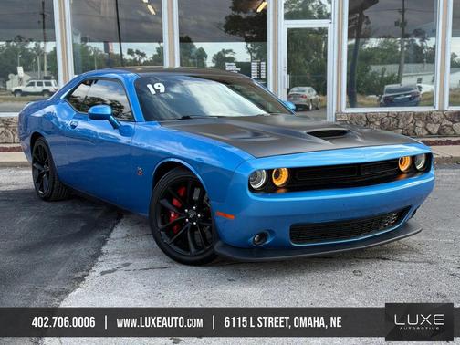 B5 Blue Pearlcoat 2019 Dodge Challenger R/T Scat Pack