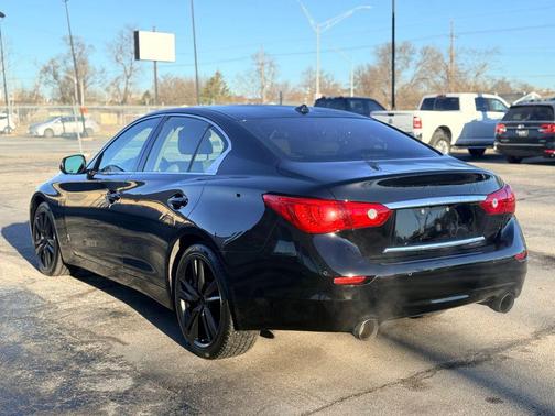 2015 INFINITI Q50 Sport